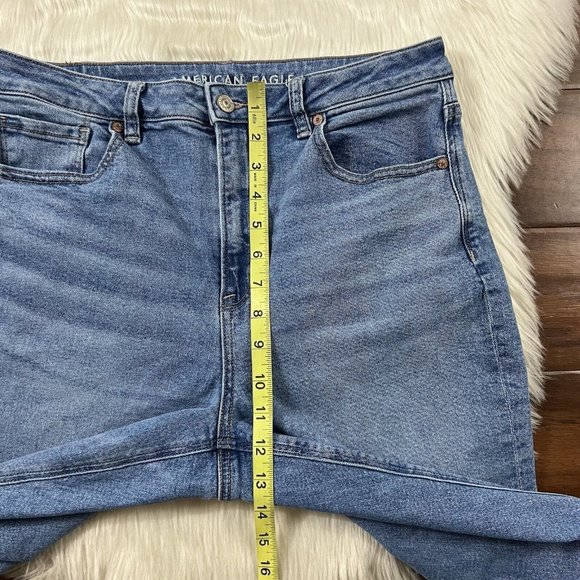 American Eagle Women's Size 10 R Medium Wash Mom Denim Jeans - Picture 4 of 8